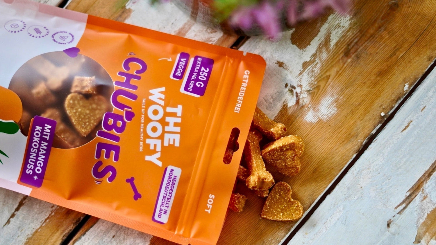 Fleisch, vegetarisch oder vegan? Hochwertige Snacks für deinen Hund.