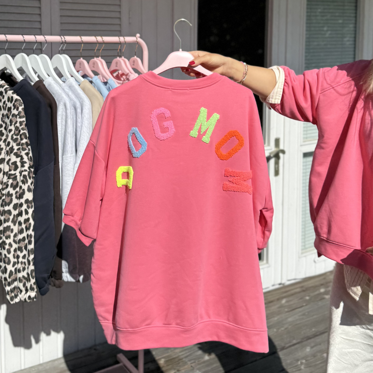 PULLOVER DOG MOM KURZARM