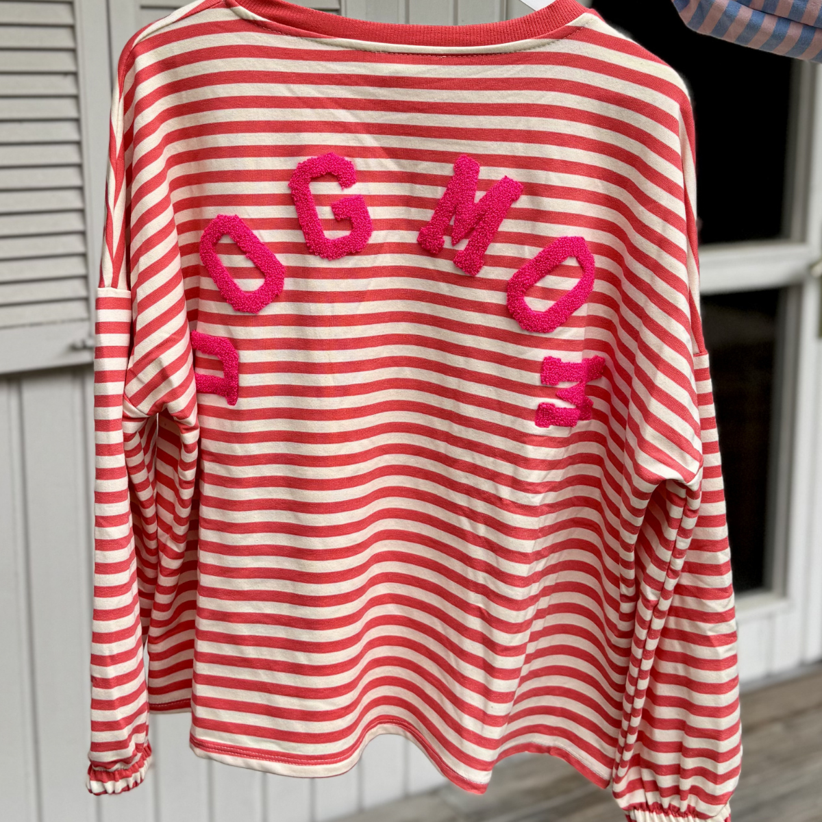 GESTREIFTER PULLOVER DOG MOM