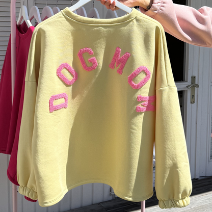 PULLOVER DOG MOM