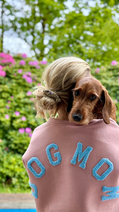 PULLOVER DOG MOM